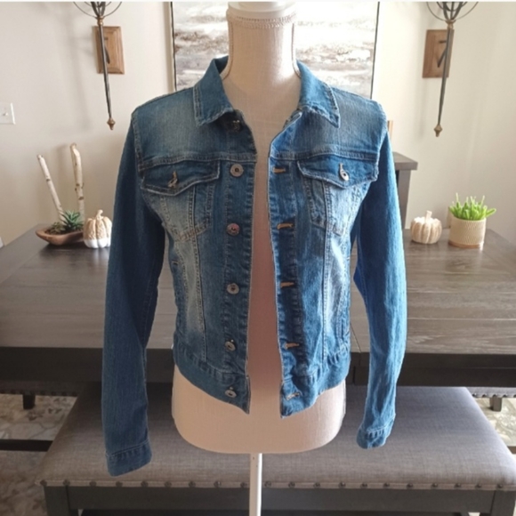 Love Tree Jackets & Blazers - Love Tree Classic Blue Denim Jacket Size S